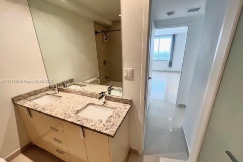 Condominio en venta en Miami Beach, Florida, 1 dormitorio, 79.15 m2 № 2035645 - foto 16