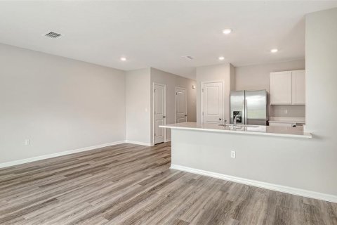 Townhouse in Bradenton, Florida 3 bedrooms, 136.01 sq.m. № 1915261 - photo 12
