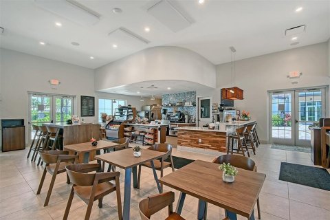 Townhouse in Bradenton, Florida 3 bedrooms, 136.01 sq.m. № 1915261 - photo 30