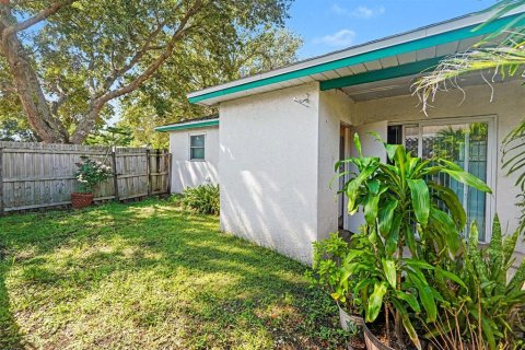 Dúplex en venta en Pinellas Park, Florida, 4 dormitorios, 156.08 m2 № 2420386 - foto 14