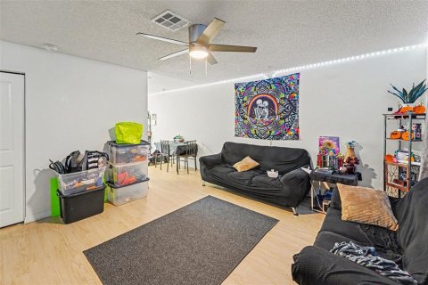 Dúplex en venta en Pinellas Park, Florida, 4 dormitorios, 156.08 m2 № 2420386 - foto 5