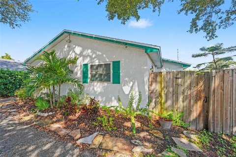 Dúplex en Pinellas Park, Florida 4 dormitorios, 156.08 m2 № 2420386
