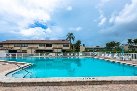 Townhouse in Seminole, Florida 2 bedrooms, 94.3 sq.m. № 1909423 - photo 27
