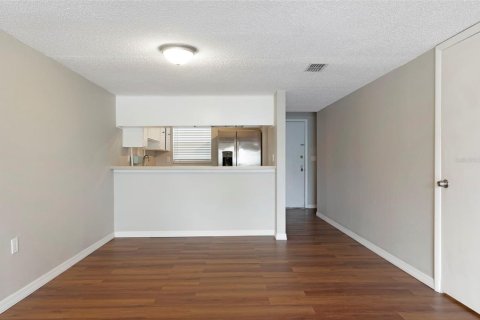Townhouse in Seminole, Florida 2 bedrooms, 94.3 sq.m. № 1909423 - photo 9