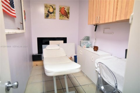 Купить коммерческую недвижимость в Хайалиа, Флорида № 2252793 - фото 16