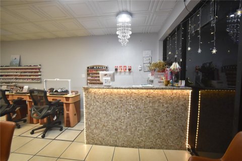 Купить коммерческую недвижимость в Хайалиа, Флорида № 2252793 - фото 6