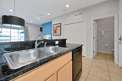 Touwnhouse à vendre à Kissimmee, Floride: 2 chambres, 107.86 m2 № 2212747 - photo 12