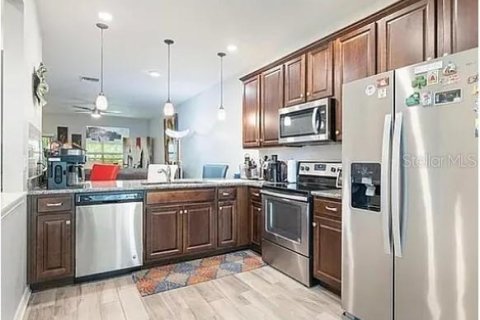 Adosado en alquiler en Wesley Chapel, Florida, 2 dormitorios, 155.05 m2 № 1881428 - foto 2