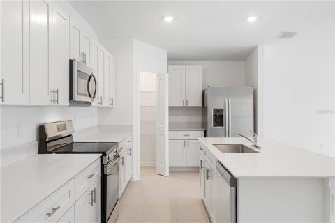 Casa en alquiler en Kissimmee, Florida, 4 dormitorios, 201.97 m2 № 2092581 - foto 15