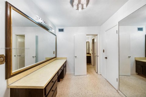 Купить виллу или дом в Майами, Флорида 4 спальни, 312.43м2, № 1978143 - фото 27