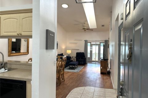 House in Tarpon Springs, Florida 2 bedrooms, 99.41 sq.m. № 2147509 - photo 4