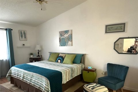 House in Tarpon Springs, Florida 2 bedrooms, 99.41 sq.m. № 2147509 - photo 15