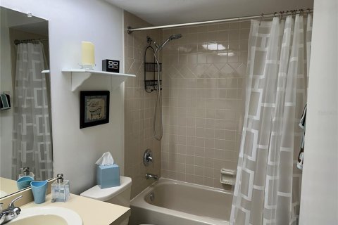 House in Tarpon Springs, Florida 2 bedrooms, 99.41 sq.m. № 2147509 - photo 28