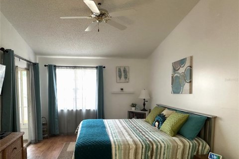 House in Tarpon Springs, Florida 2 bedrooms, 99.41 sq.m. № 2147509 - photo 16