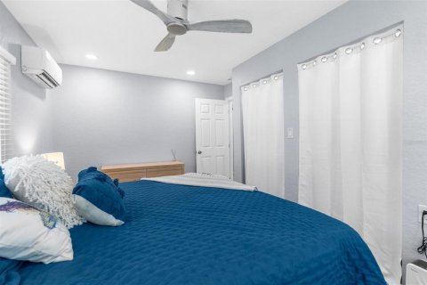 House in Weeki Wachee, Florida 2 bedrooms, 84.73 sq.m. № 1673220 - photo 27