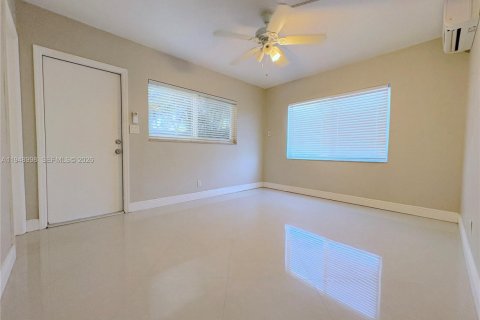 Снять в аренду квартиру в Форт-Лодердейл, Флорида 1 спальня, 55.74м2, № 2004837 - фото 3