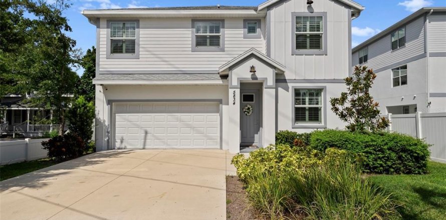 House in Tampa, Florida 4 bedrooms, 287.44 sq.m. № 1856634