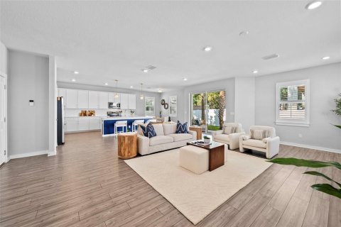 House in Tampa, Florida 4 bedrooms, 287.44 sq.m. № 1856634 - photo 6