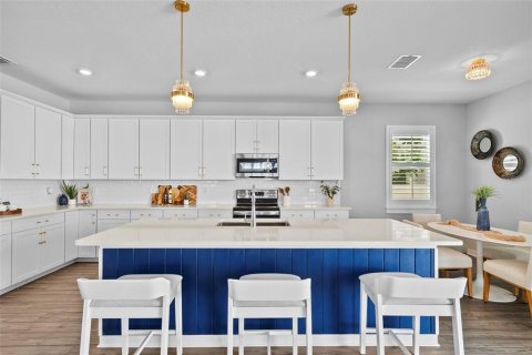 House in Tampa, Florida 4 bedrooms, 287.44 sq.m. № 1856634 - photo 14
