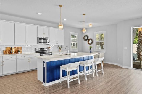 House in Tampa, Florida 4 bedrooms, 287.44 sq.m. № 1856634 - photo 13