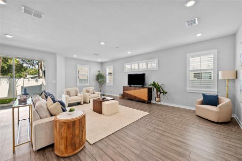 House in Tampa, Florida 4 bedrooms, 287.44 sq.m. № 1856634 - photo 5