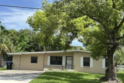 House in Orlando, Florida 2 bedrooms, 101.08 sq.m. № 2207382
