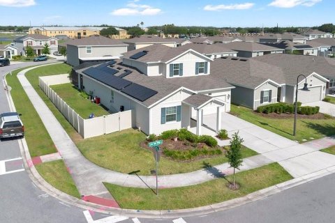 House in Kissimmee, Florida 6 bedrooms, 296.64 sq.m. № 2215765