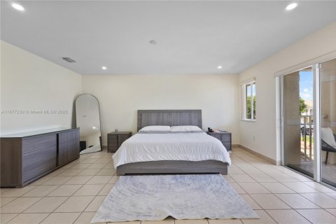 Townhouse in Miami, Florida 3 bedrooms, 188.31 sq.m. № 1920681 - photo 20