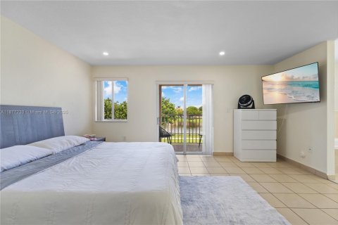 Townhouse in Miami, Florida 3 bedrooms, 188.31 sq.m. № 1920681 - photo 17