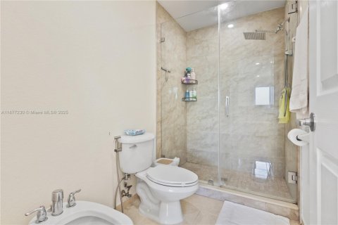 Townhouse in Miami, Florida 3 bedrooms, 188.31 sq.m. № 1920681 - photo 24