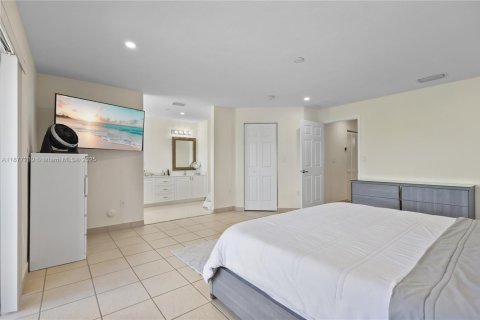 Townhouse in Miami, Florida 3 bedrooms, 188.31 sq.m. № 1920681 - photo 21
