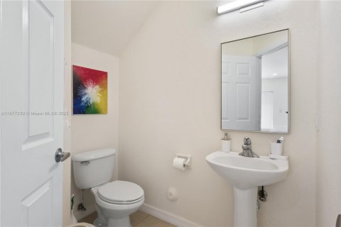 Townhouse in Miami, Florida 3 bedrooms, 188.31 sq.m. № 1920681 - photo 13