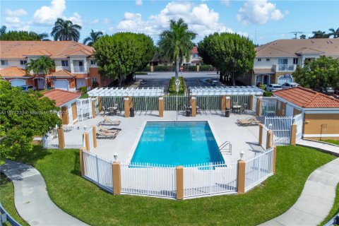 Townhouse in Miami, Florida 3 bedrooms, 188.31 sq.m. № 1920681 - photo 4