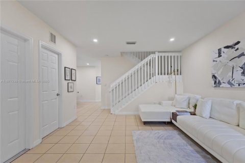 Townhouse in Miami, Florida 3 bedrooms, 188.31 sq.m. № 1920681 - photo 5