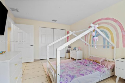 Townhouse in Miami, Florida 3 bedrooms, 188.31 sq.m. № 1920681 - photo 25