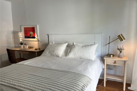 Condo in Miami Beach, Florida, 1 bedroom  № 2057676 - photo 15