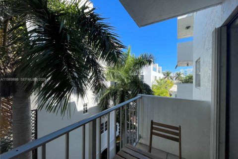 Condo in Miami Beach, Florida, 1 bedroom  № 2057676 - photo 19