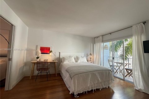 Condo in Miami Beach, Florida, 1 bedroom  № 2057676 - photo 13