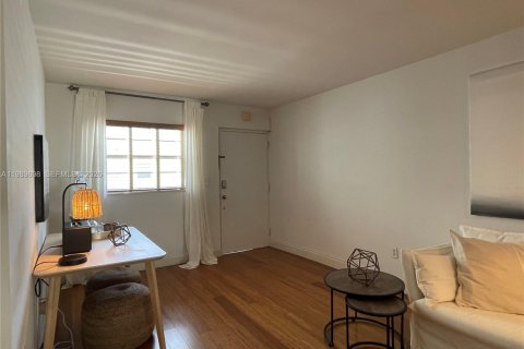 Condo in Miami Beach, Florida, 1 bedroom  № 2057676 - photo 4