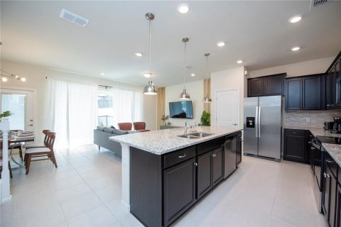 Townhouse in Davenport, Florida 5 bedrooms, 213.02 sq.m. № 2166146 - photo 6