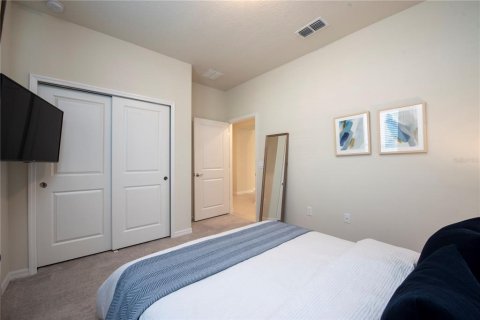 Townhouse in Davenport, Florida 5 bedrooms, 213.02 sq.m. № 2166146 - photo 15