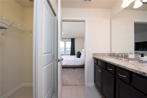 Townhouse in Davenport, Florida 5 bedrooms, 213.02 sq.m. № 2166146 - photo 30