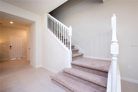 Townhouse in Davenport, Florida 5 bedrooms, 213.02 sq.m. № 2166146 - photo 23