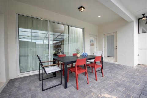 Townhouse in Davenport, Florida 5 bedrooms, 213.02 sq.m. № 2166146 - photo 22