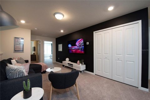 Townhouse in Davenport, Florida 5 bedrooms, 213.02 sq.m. № 2166146 - photo 24