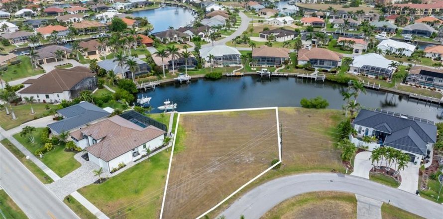 Land in Punta Gorda, Florida № 1658732