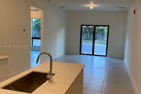 Copropriété à vendre à Doral, Floride: 3 chambres, 104.42 m2 № 1999207 - photo 8