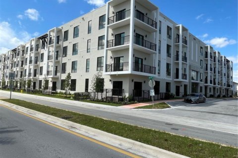 Copropriété à vendre à Doral, Floride: 3 chambres, 104.42 m2 № 1999207 - photo 4