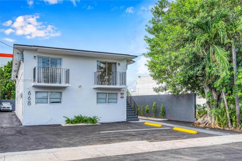 Apartment in Miami, Florida 2 bedrooms, 65.03 sq.m. № 2003042 - photo 22