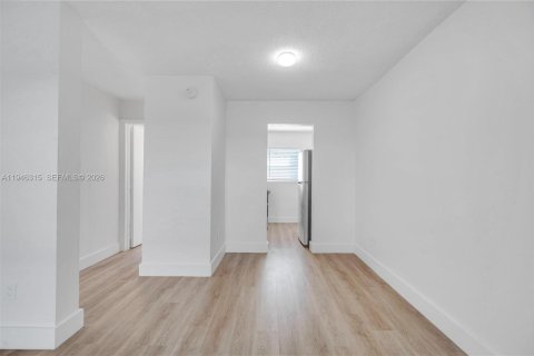 Apartment in Miami, Florida 2 bedrooms, 65.03 sq.m. № 2003042 - photo 11